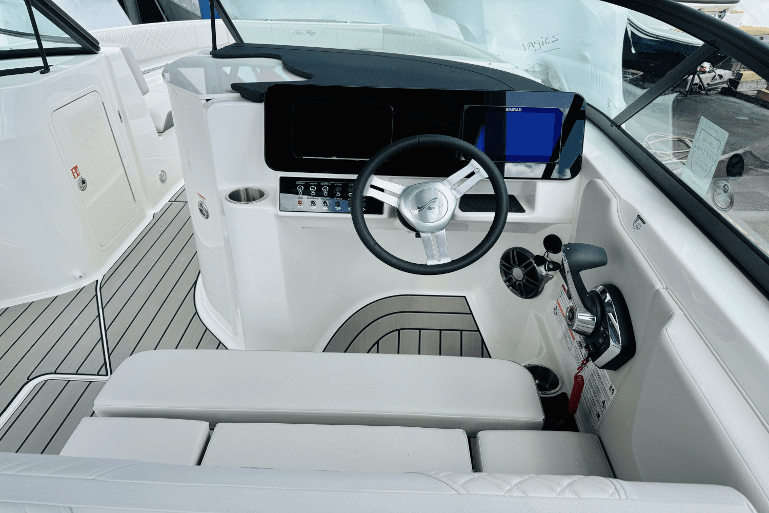 2025 Sea Ray SDX 250 Outboard Image Thumbnail #30