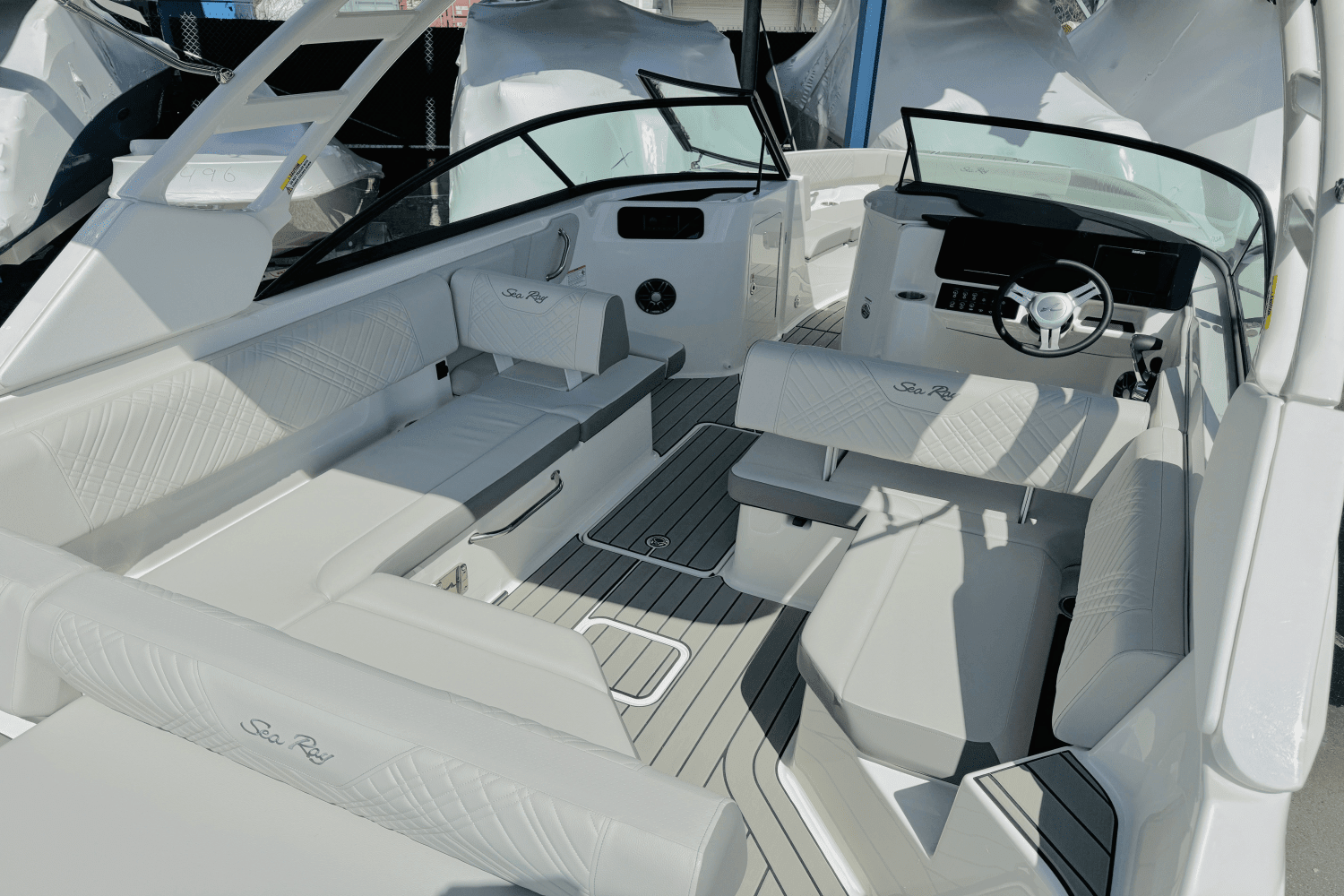 2025 Sea Ray SDX 250 Outboard Image Thumbnail #24