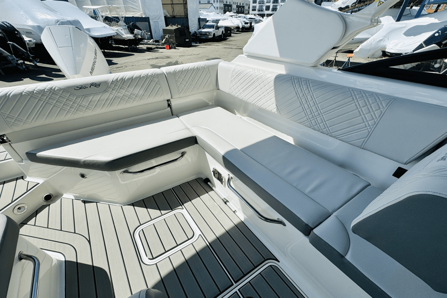 2025 Sea Ray SDX 250 Outboard Image Thumbnail #23