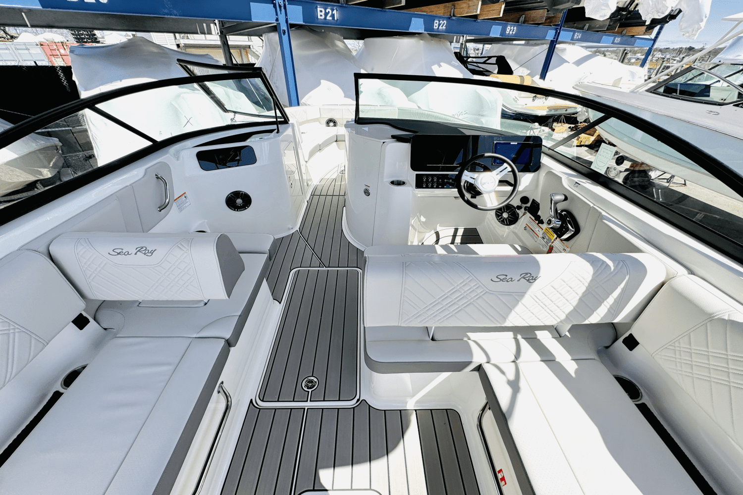 2025 Sea Ray SDX 250 Outboard Image Thumbnail #40