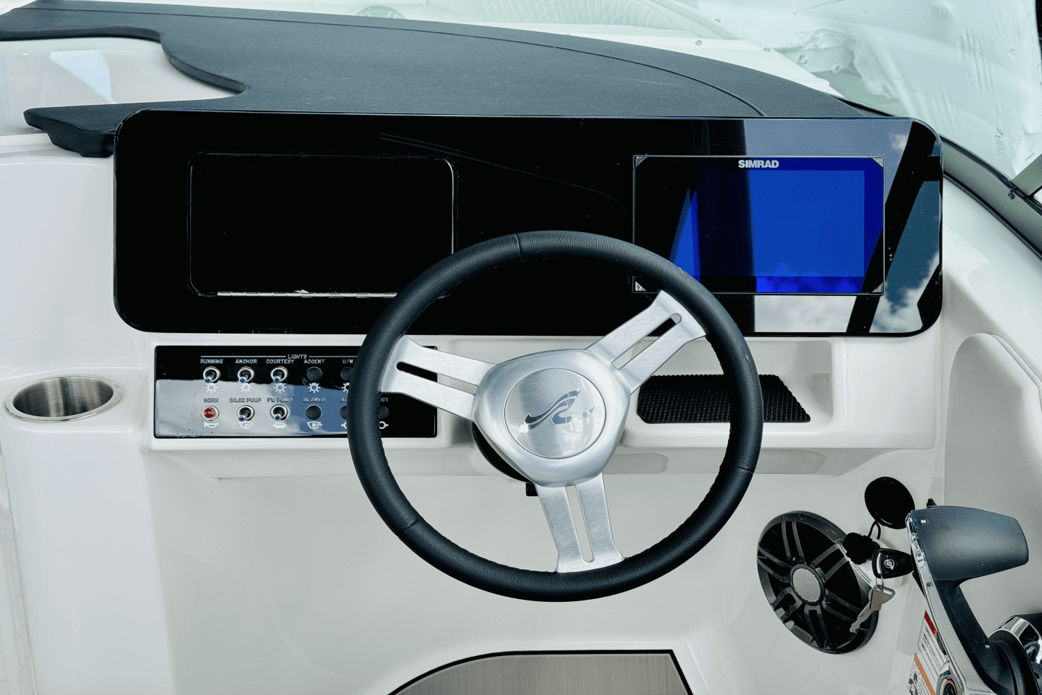 2025 Sea Ray SDX 250 Outboard Image Thumbnail #31