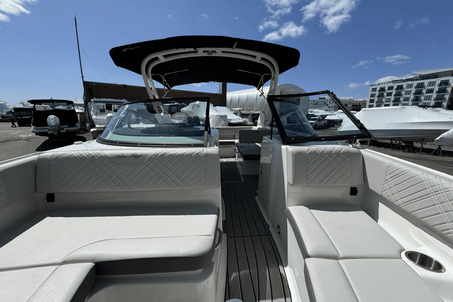 2025 Sea Ray SDX 250 Outboard Image Thumbnail #41