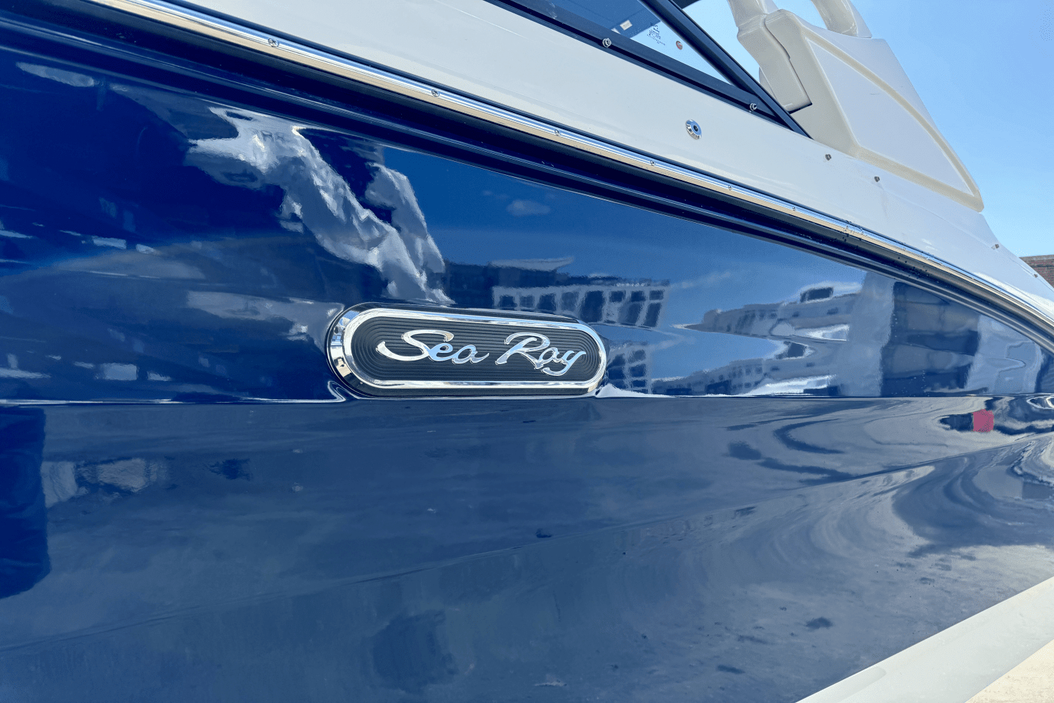 2025 Sea Ray SDX 250 Outboard Image Thumbnail #4
