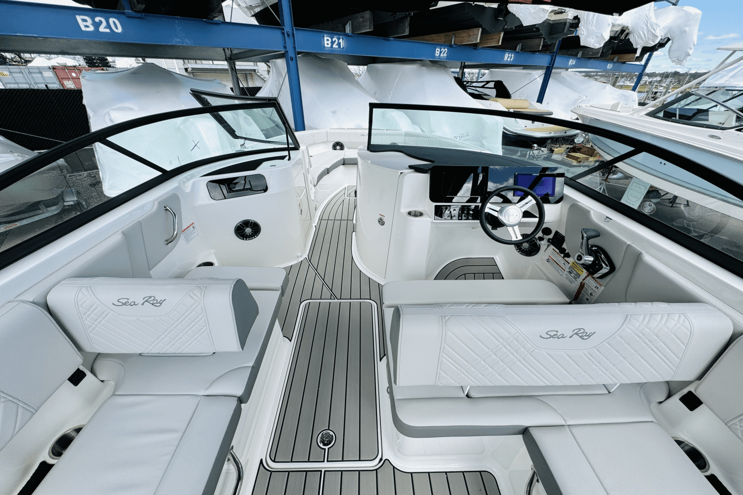 2025 Sea Ray SDX 250 Outboard Image Thumbnail #26