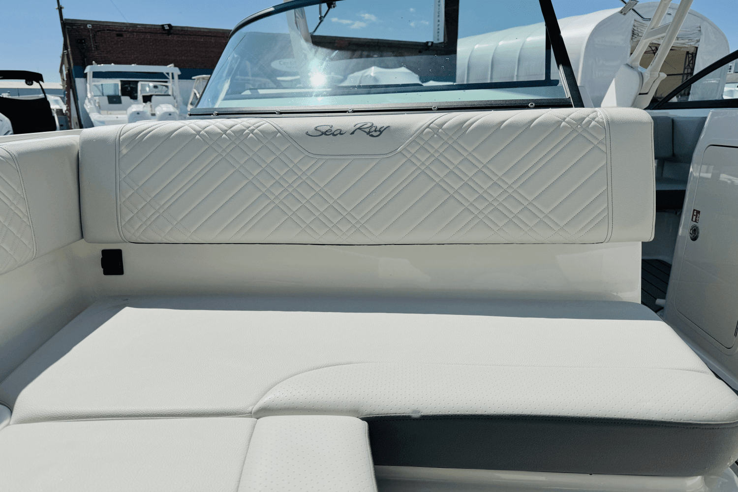 2025 Sea Ray SDX 250 Outboard Image Thumbnail #43