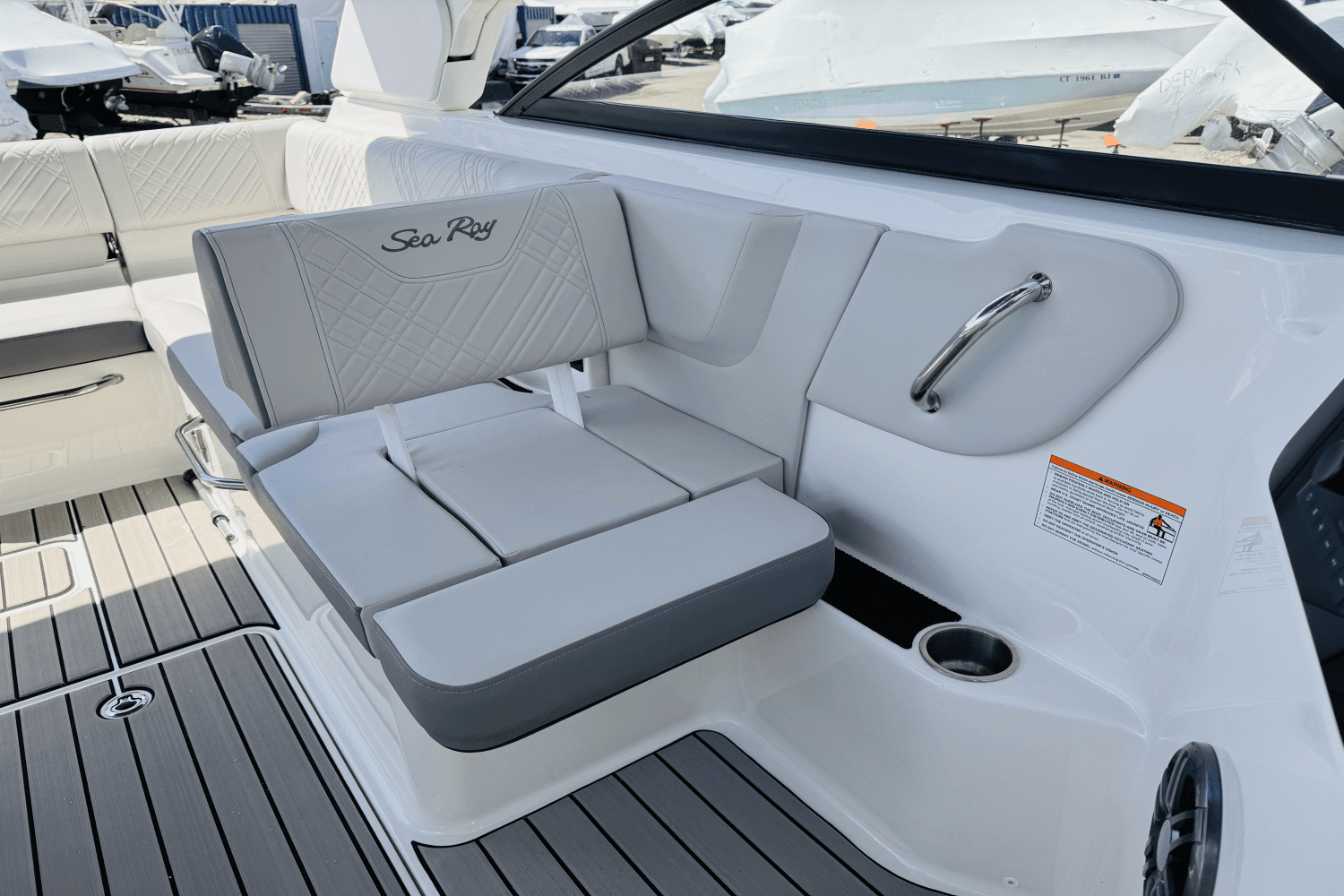 2025 Sea Ray SDX 250 Outboard Image Thumbnail #21
