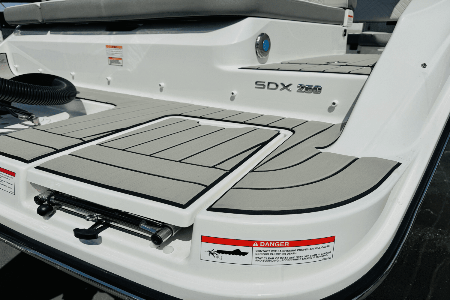 2025 Sea Ray SDX 250 Outboard Image Thumbnail #14