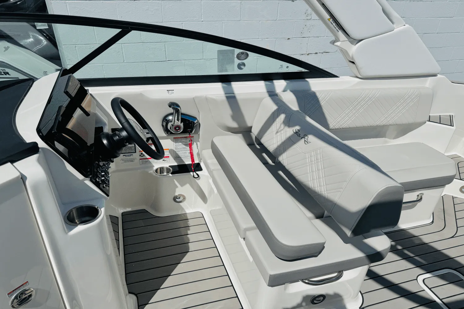 2025 Sea Ray SDX 270 Outboard Image Thumbnail #27