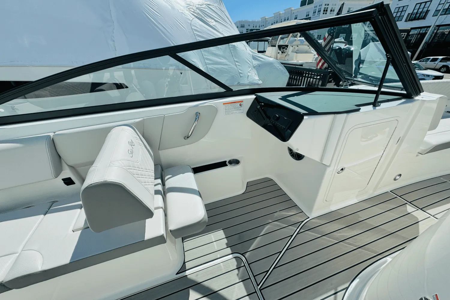2025 Sea Ray SDX 270 Outboard Image Thumbnail #23