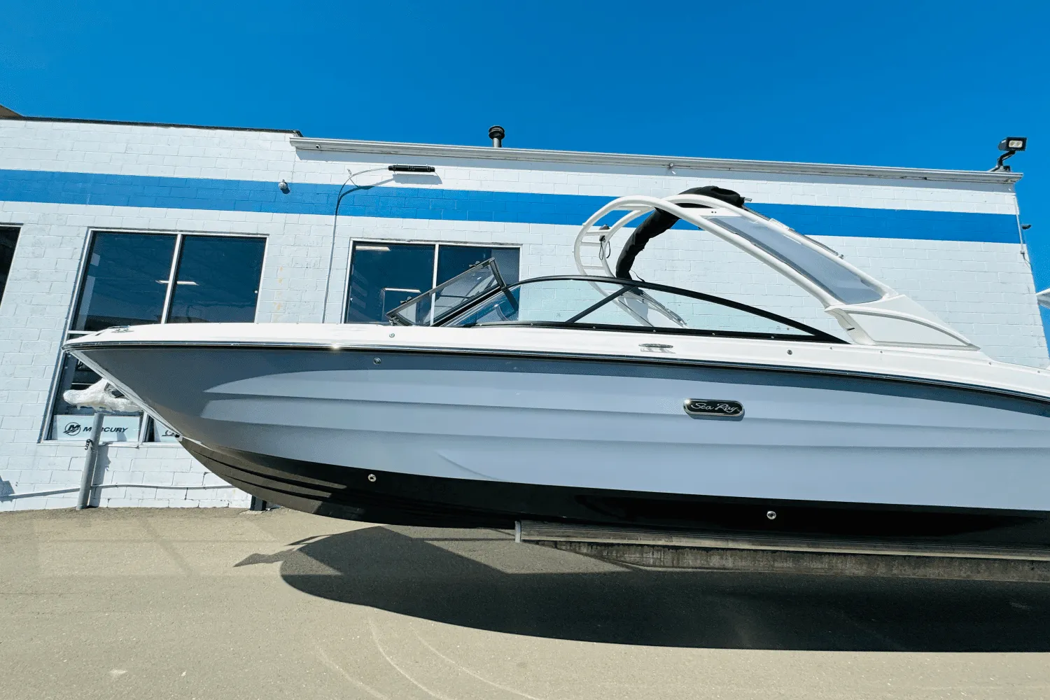 2025 Sea Ray SDX 270 Outboard Image Thumbnail #0
