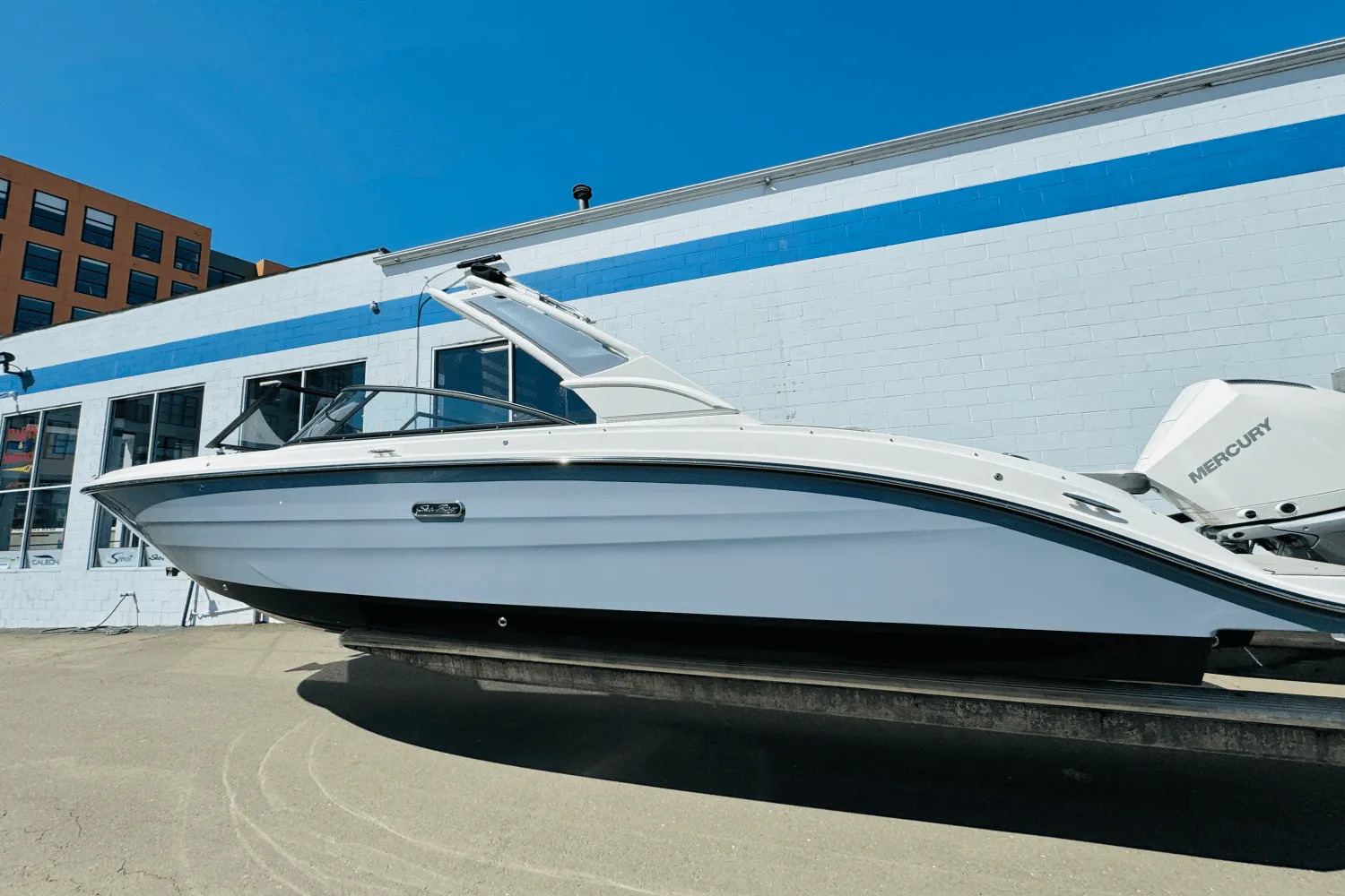 2025 Sea Ray SDX 270 Outboard Image Thumbnail #4