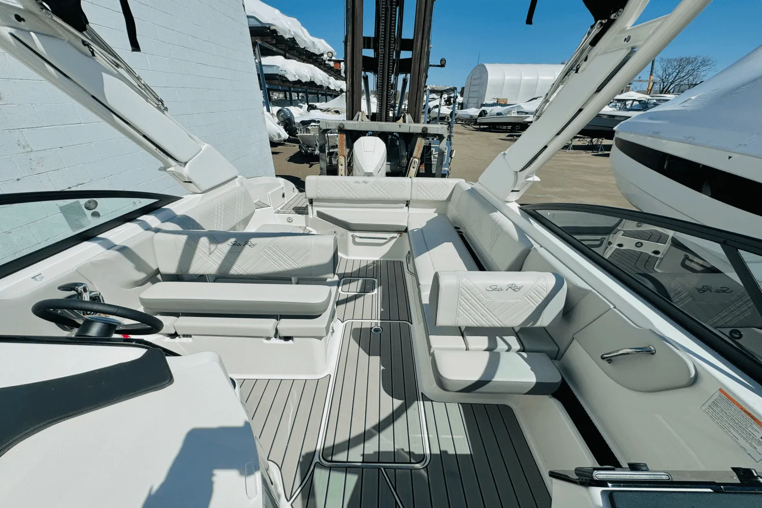 2025 Sea Ray SDX 270 Outboard Image Thumbnail #24