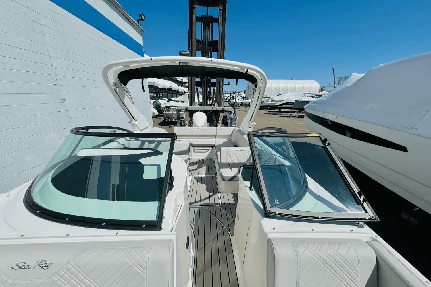 2025 Sea Ray SDX 270 Outboard Image Thumbnail #31