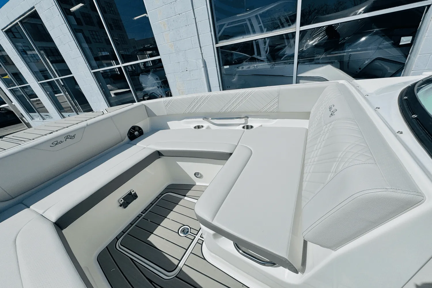 2025 Sea Ray SDX 270 Outboard Image Thumbnail #36