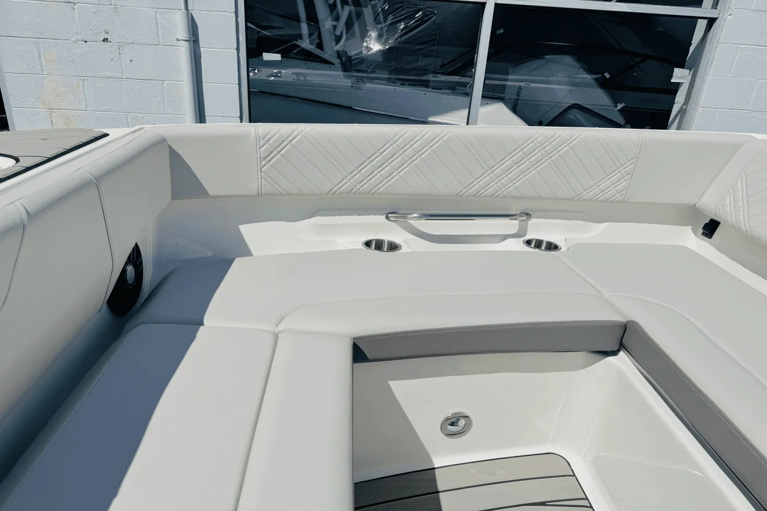 2025 Sea Ray SDX 270 Outboard Image Thumbnail #37