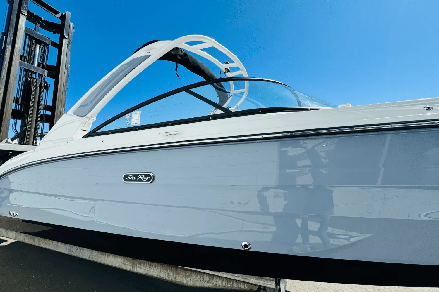 2025 Sea Ray SDX 270 Outboard Image Thumbnail #5
