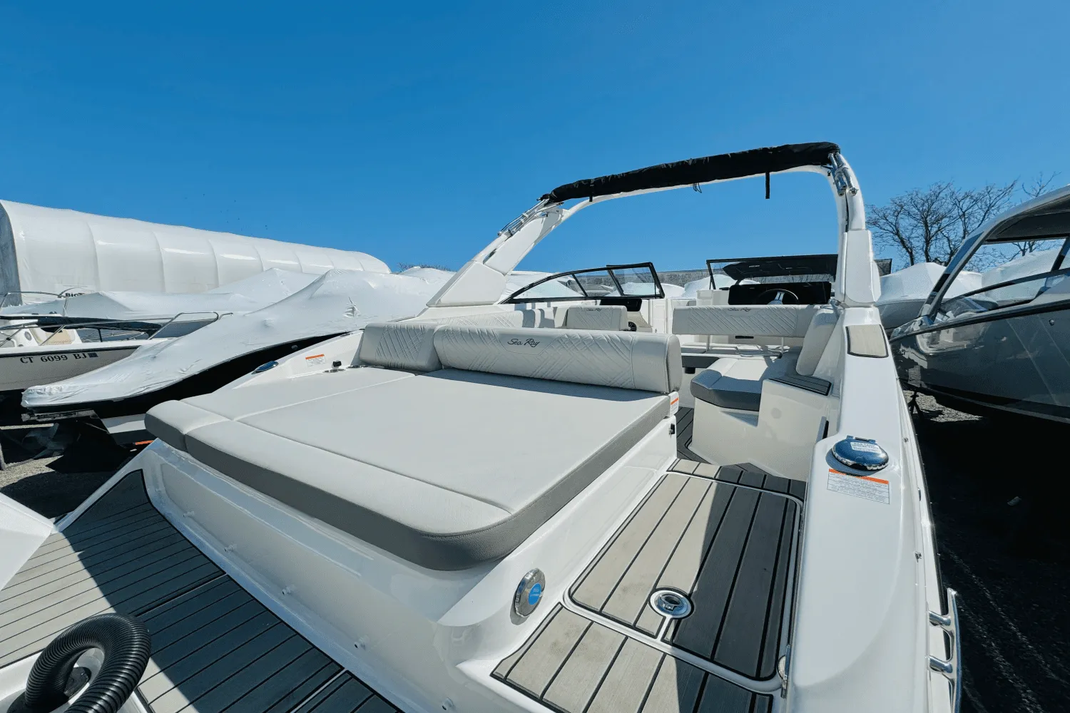 2025 Sea Ray SDX 270 Outboard Image Thumbnail #13