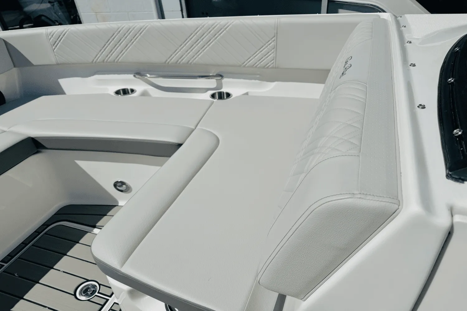 2025 Sea Ray SDX 270 Outboard Image Thumbnail #41