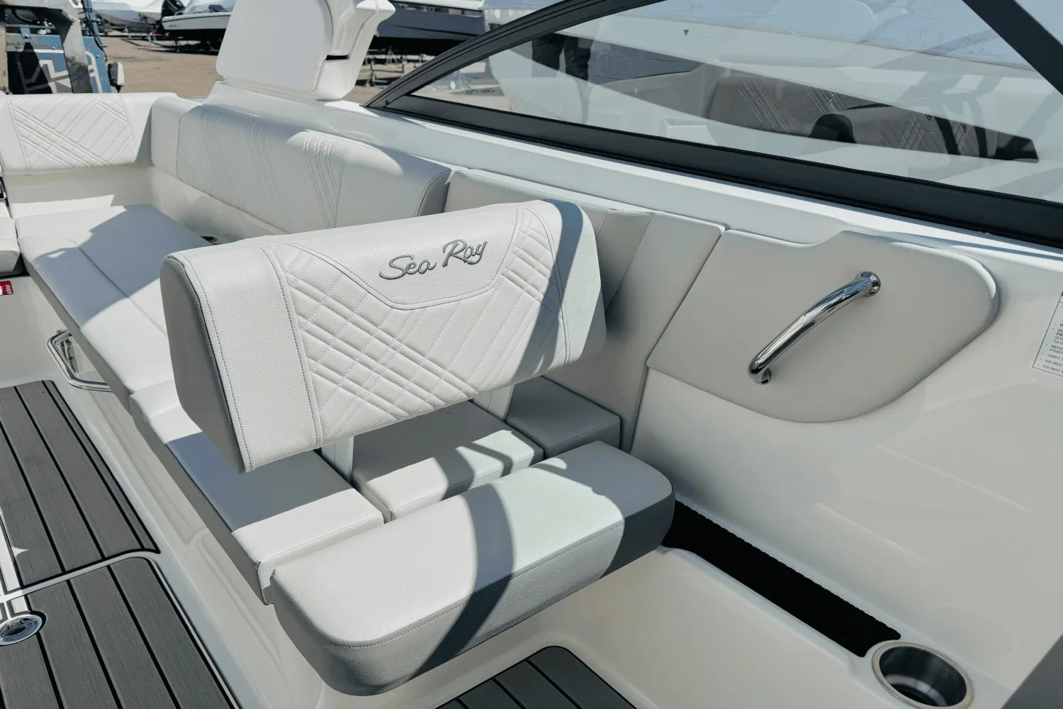 2025 Sea Ray SDX 270 Outboard Image Thumbnail #22