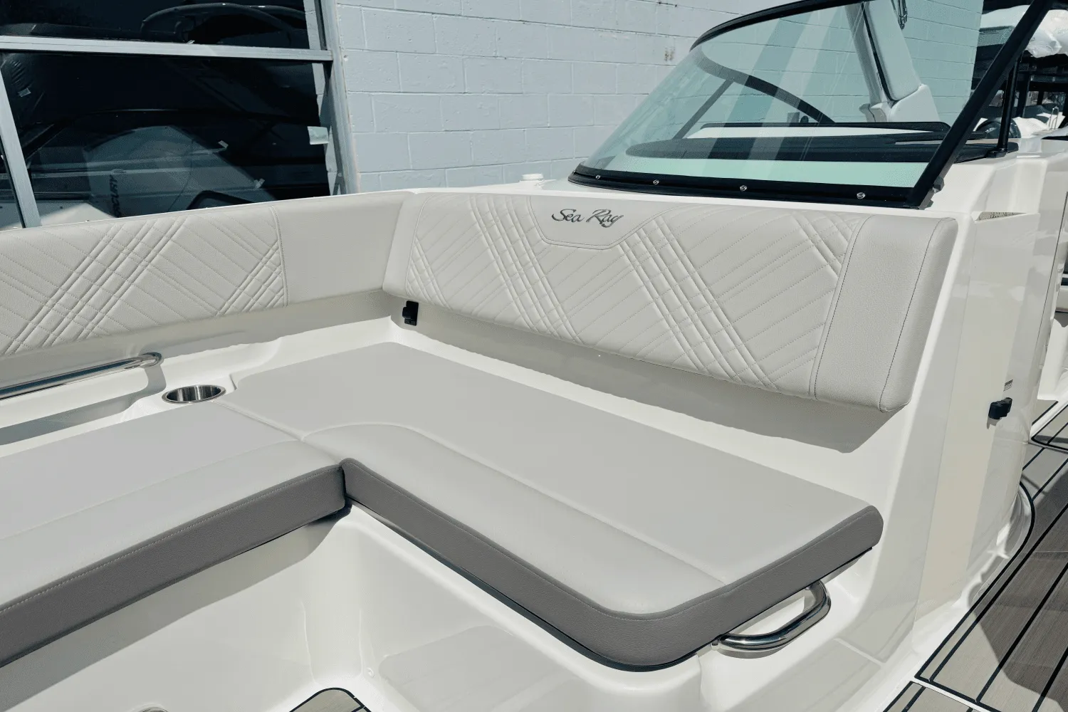 2025 Sea Ray SDX 270 Outboard Image Thumbnail #42
