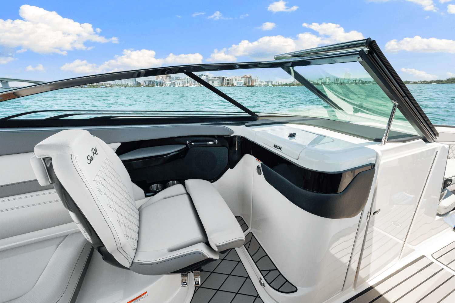 2025 Sea Ray SLX 260 Outboard Image Thumbnail #45
