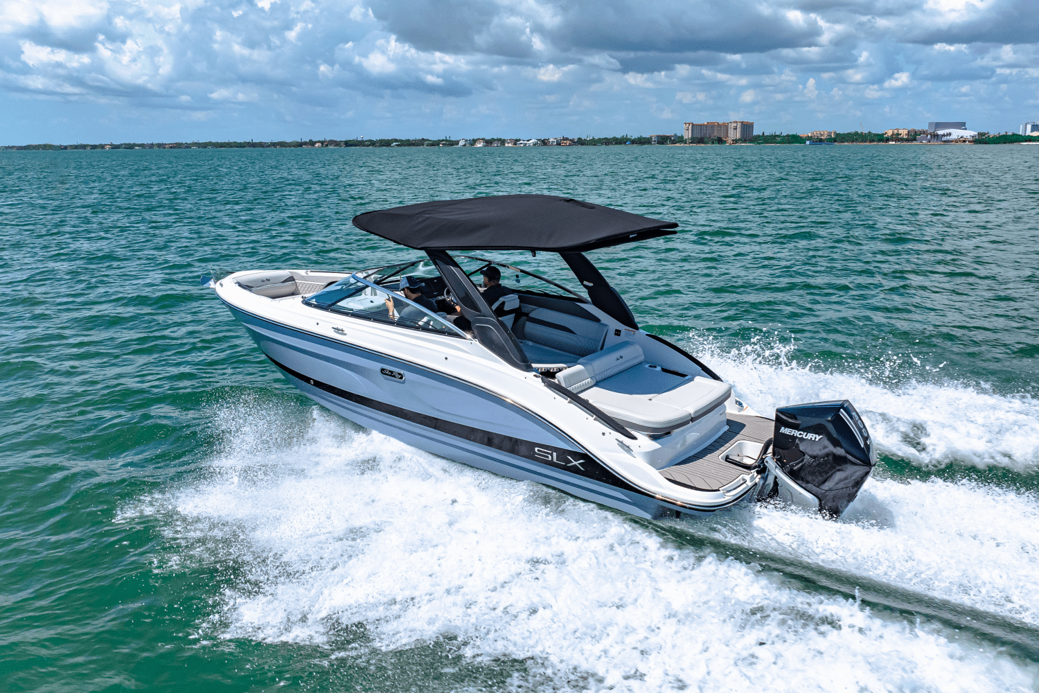 2025 Sea Ray SLX 260 Outboard Image Thumbnail #16