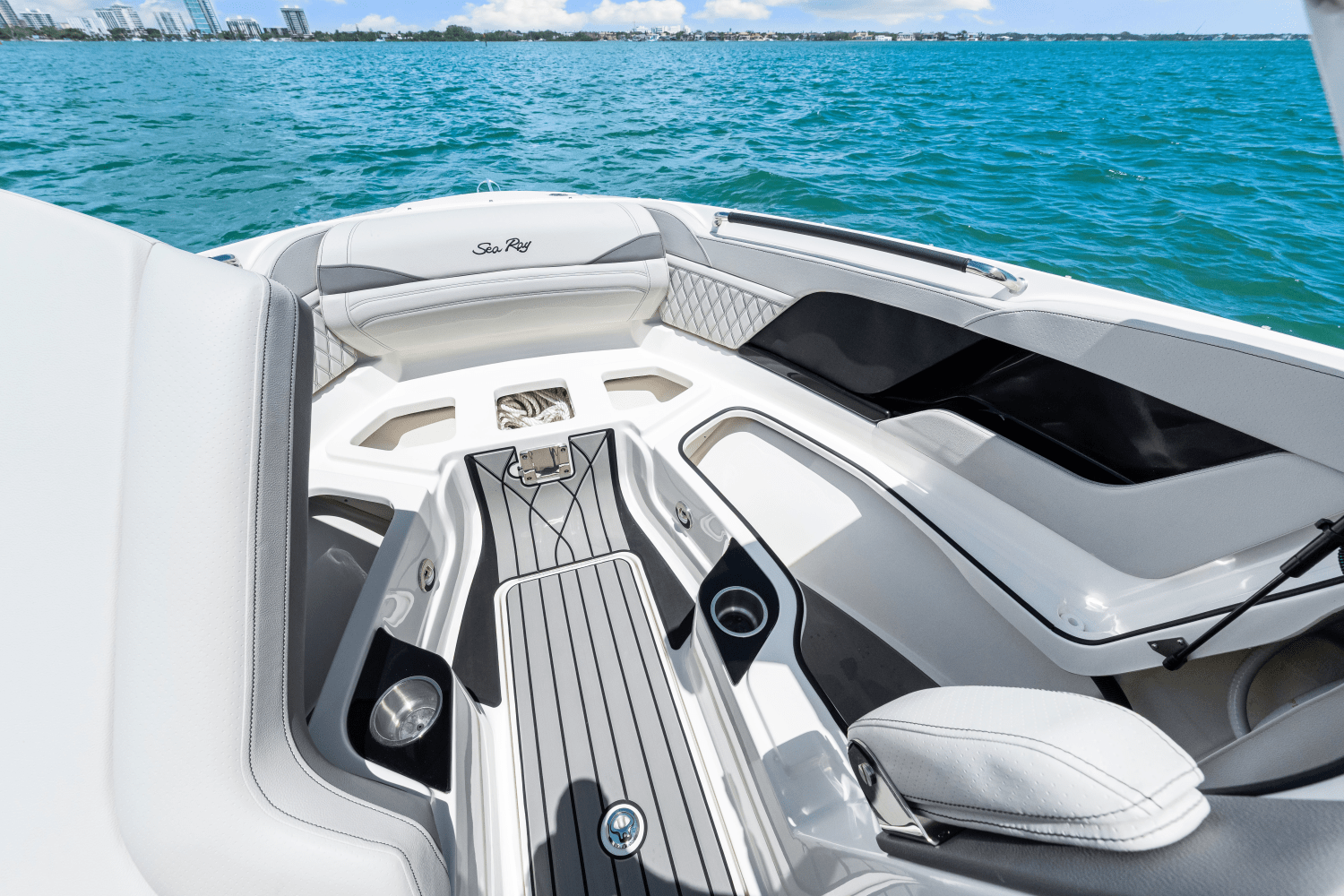 2025 Sea Ray SLX 260 Outboard Image Thumbnail #54