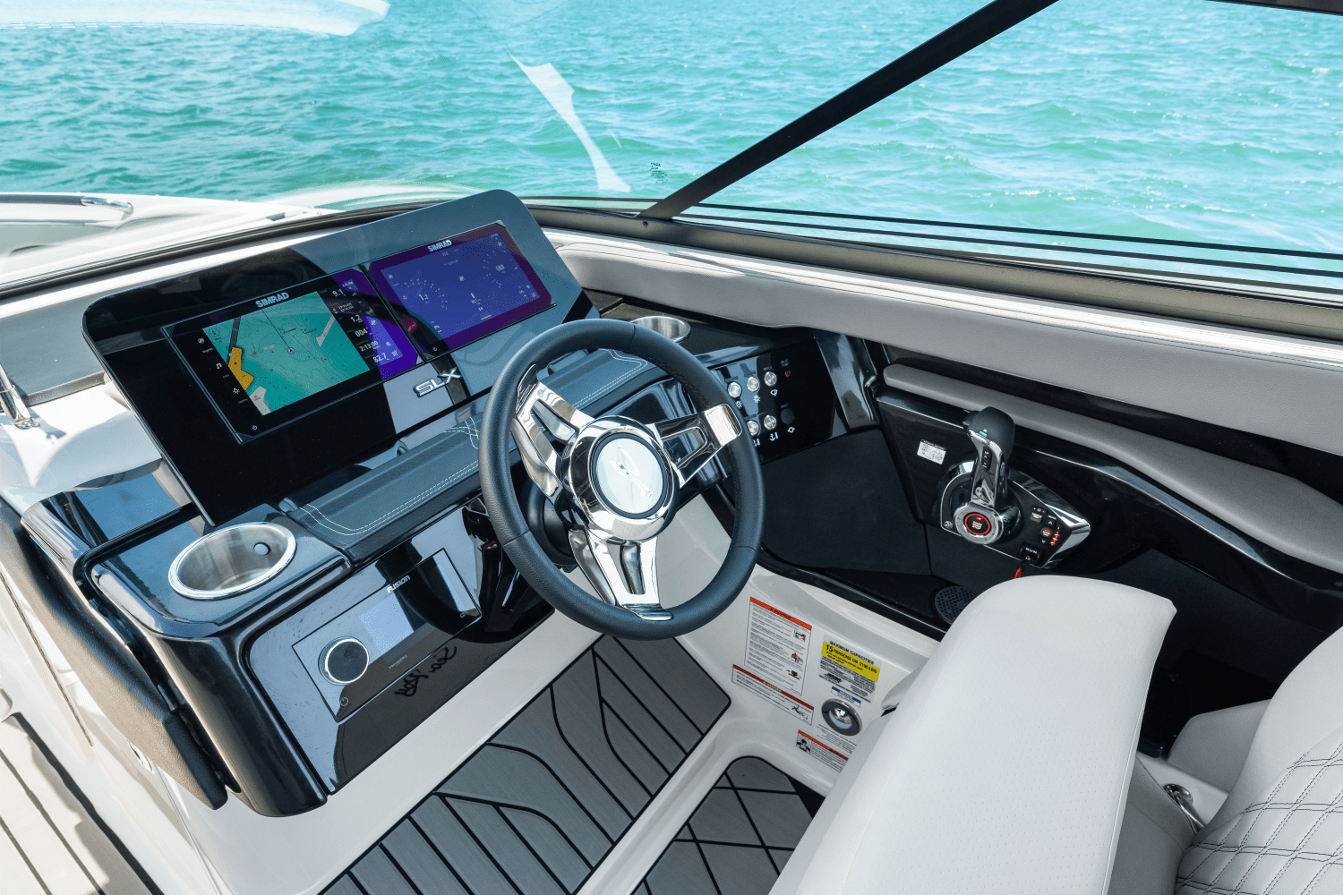 2025 Sea Ray SLX 260 Outboard Image Thumbnail #43