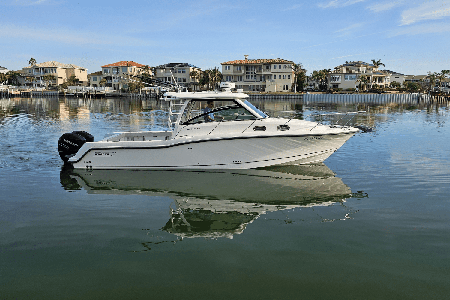 2017 Boston Whaler 315 CONQUEST Image Thumbnail #2