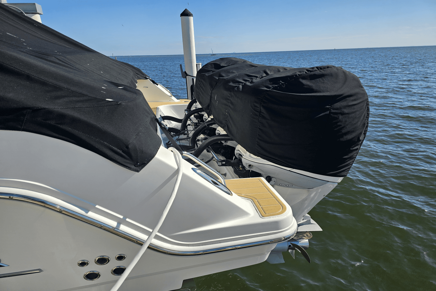 2017 Boston Whaler 420 OUTRAGE Image Thumbnail #4