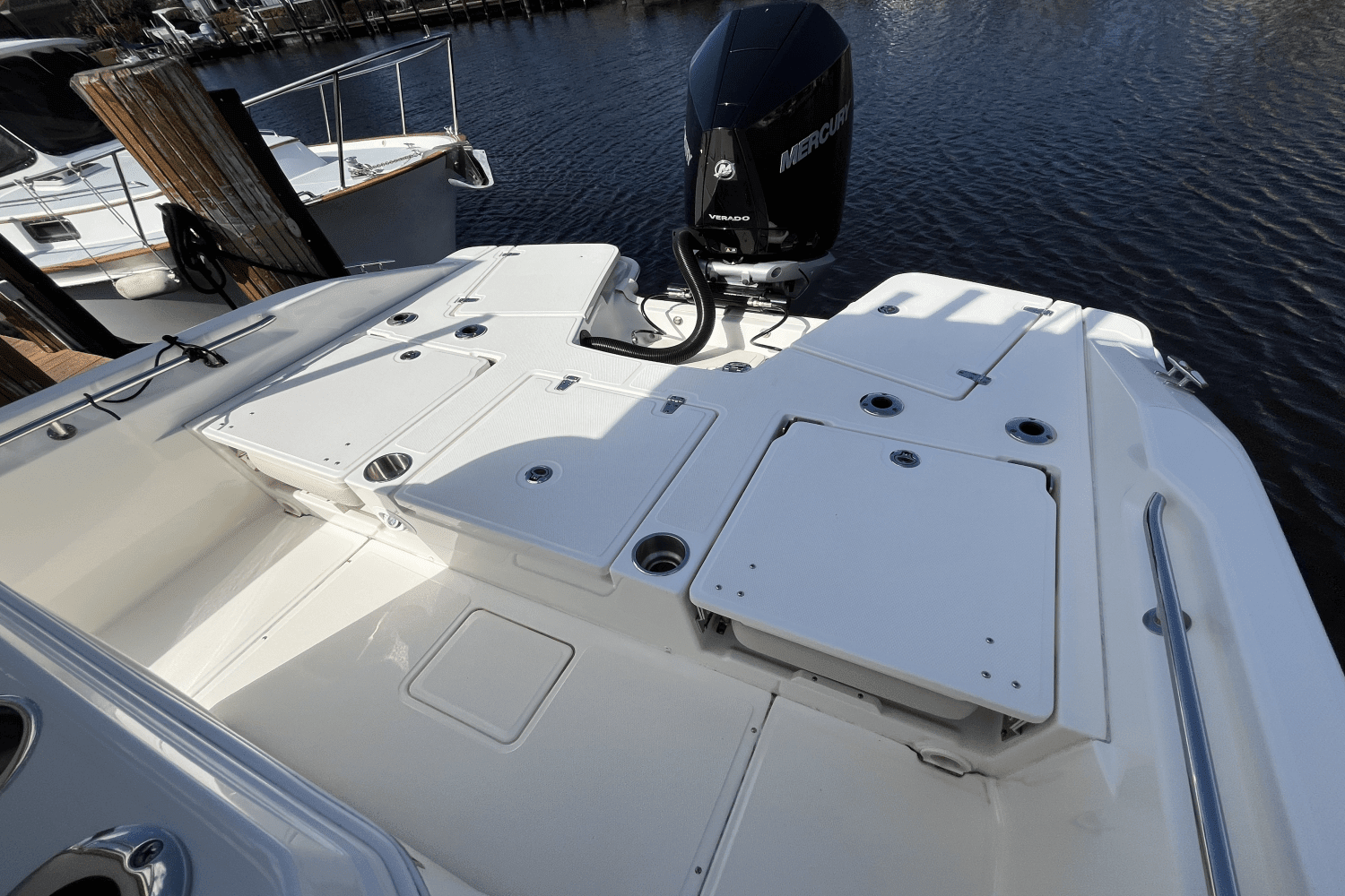 2023 Boston Whaler 250 DAUNTLESS Image Thumbnail #4