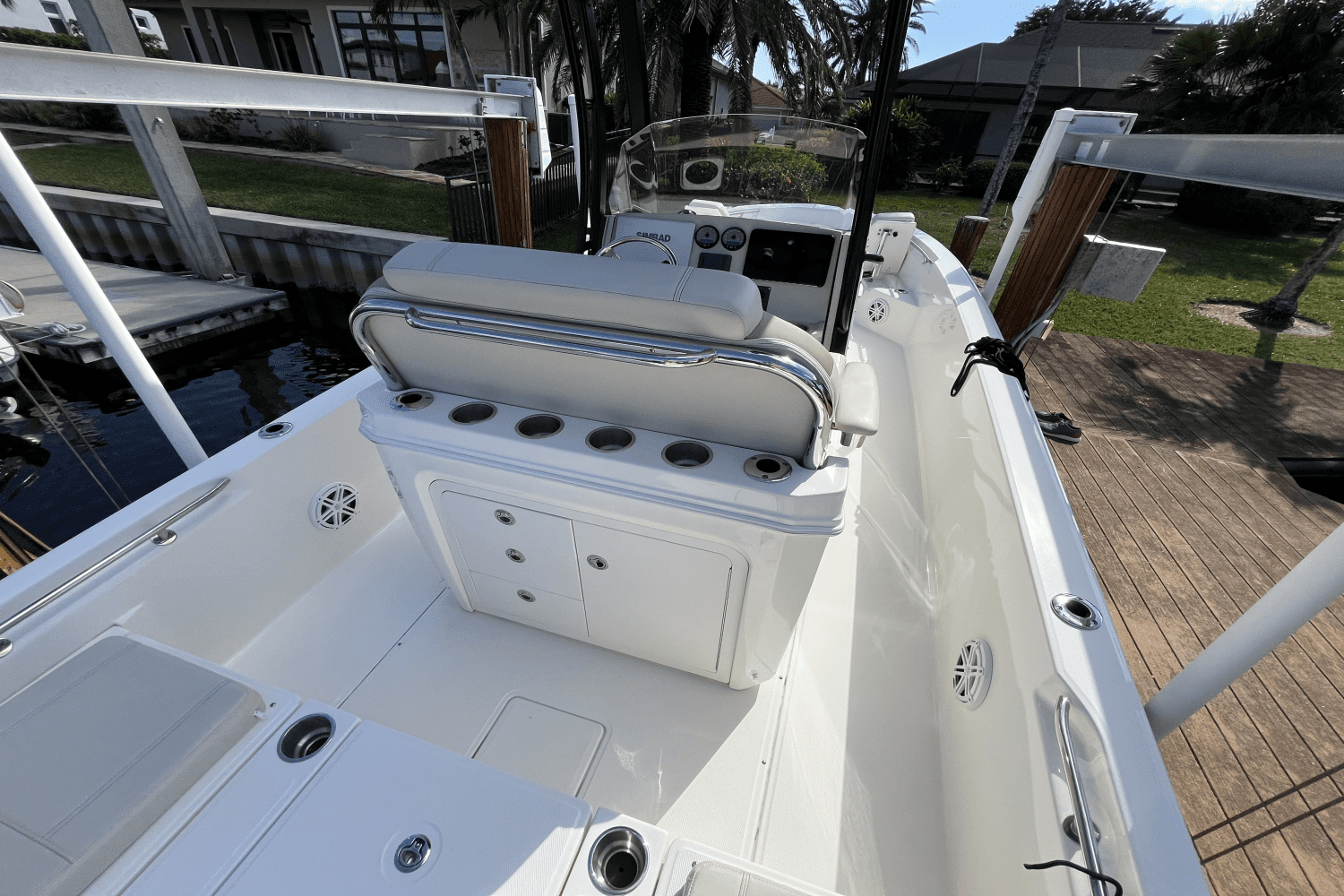 2023 Boston Whaler 250 DAUNTLESS Image Thumbnail #8