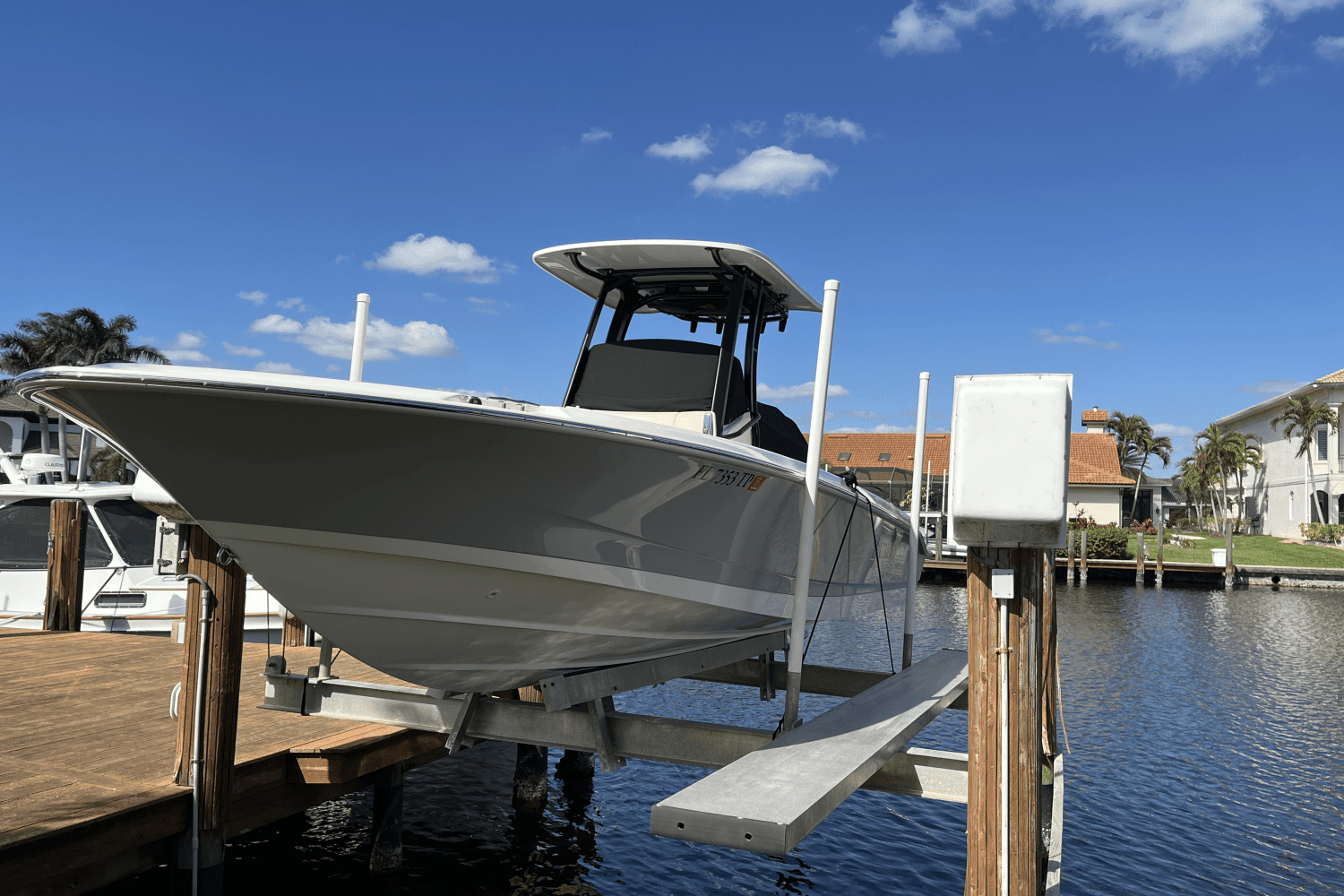 2023 Boston Whaler 250 DAUNTLESS Image Thumbnail #2