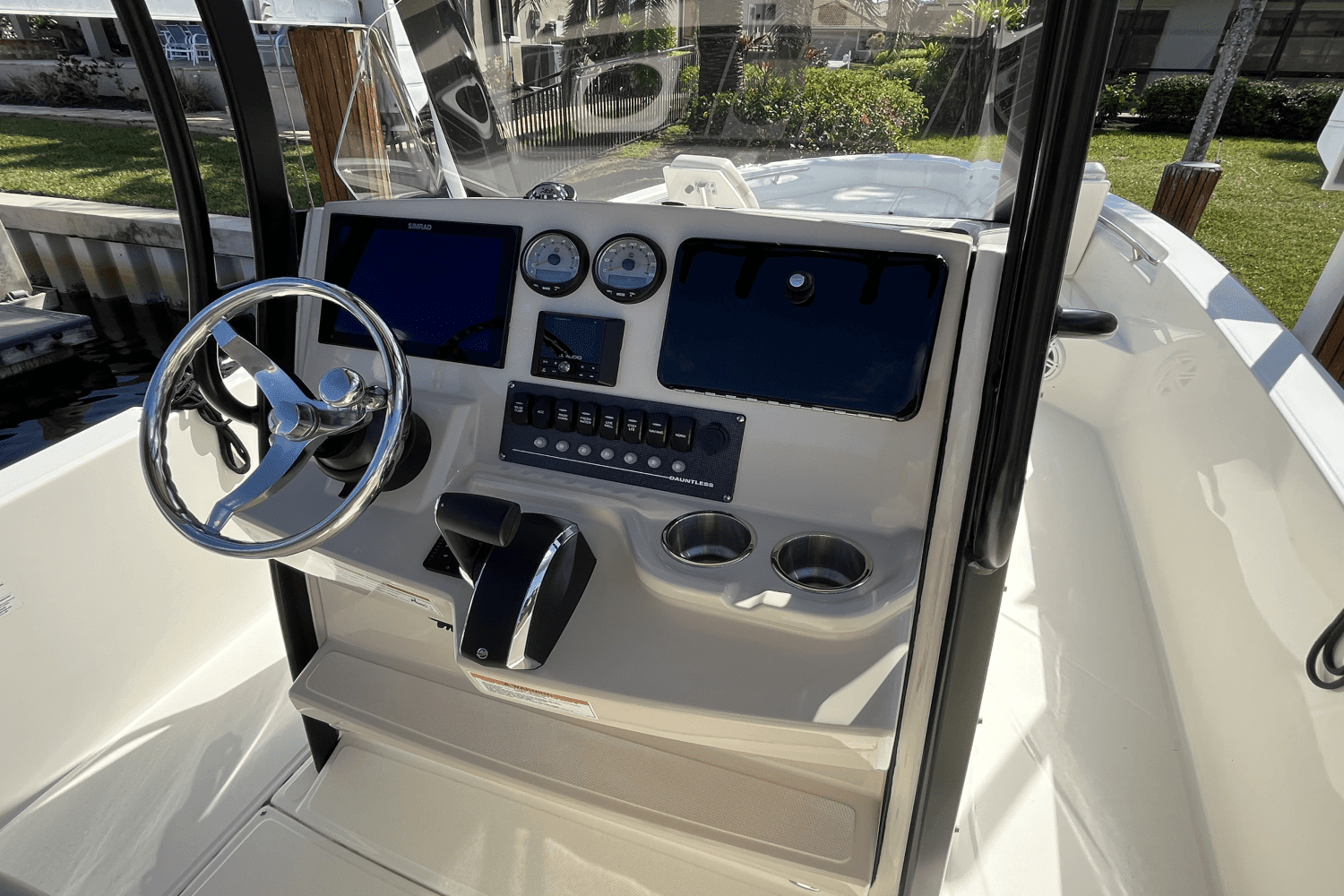 2023 Boston Whaler 250 DAUNTLESS Image Thumbnail #17