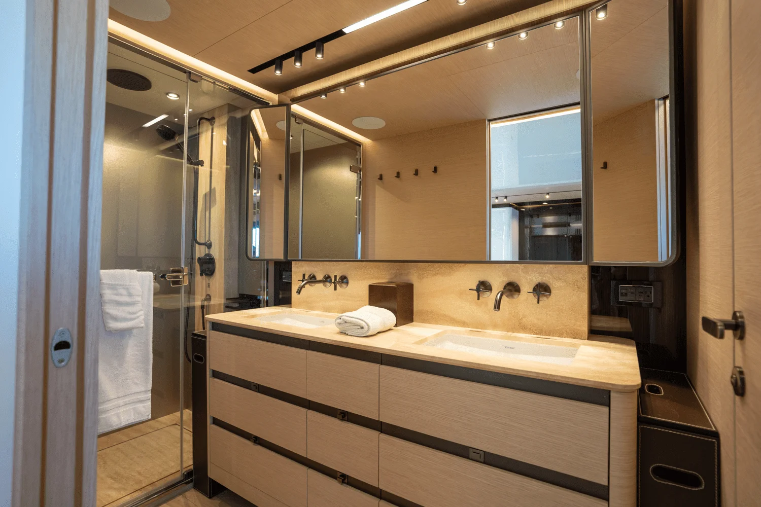 2022 Azimut
                                                             S10 Image Thumbnail #17