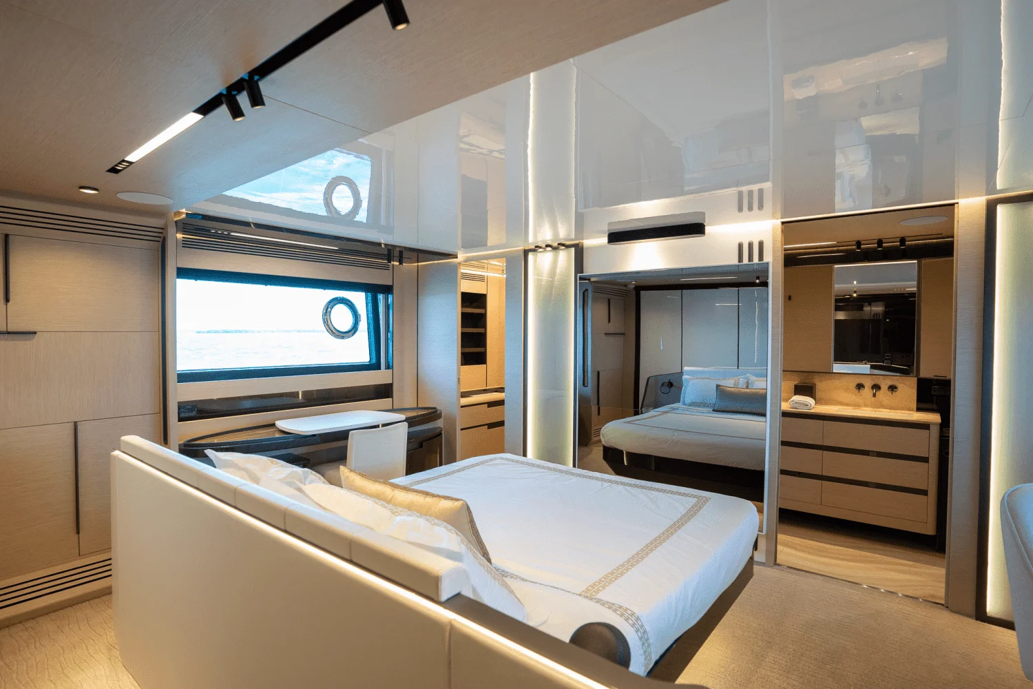 2022 Azimut
                                                             S10 Image Thumbnail #20