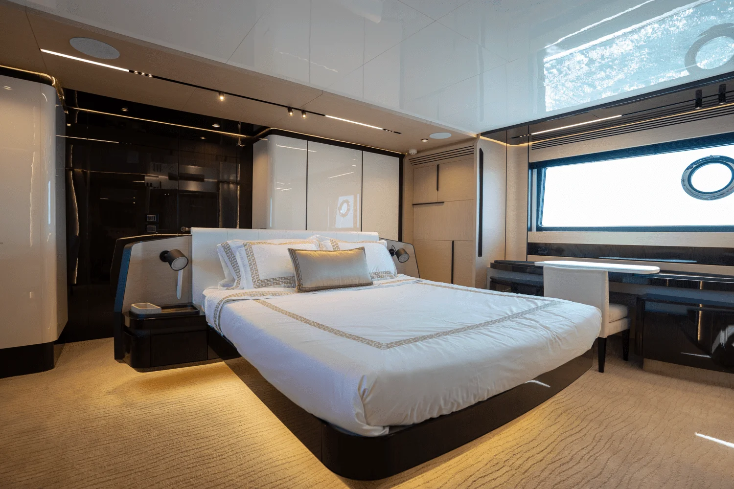 2022 Azimut
                                                             S10 Image Thumbnail #16