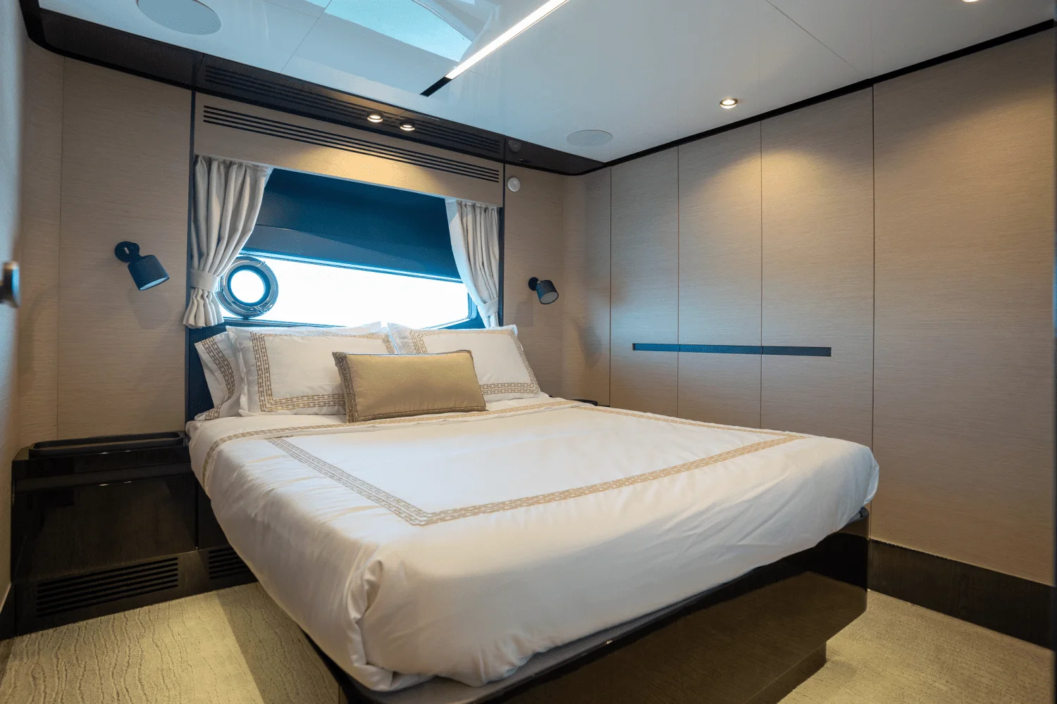 2022 Azimut
                                                             S10 Image Thumbnail #21