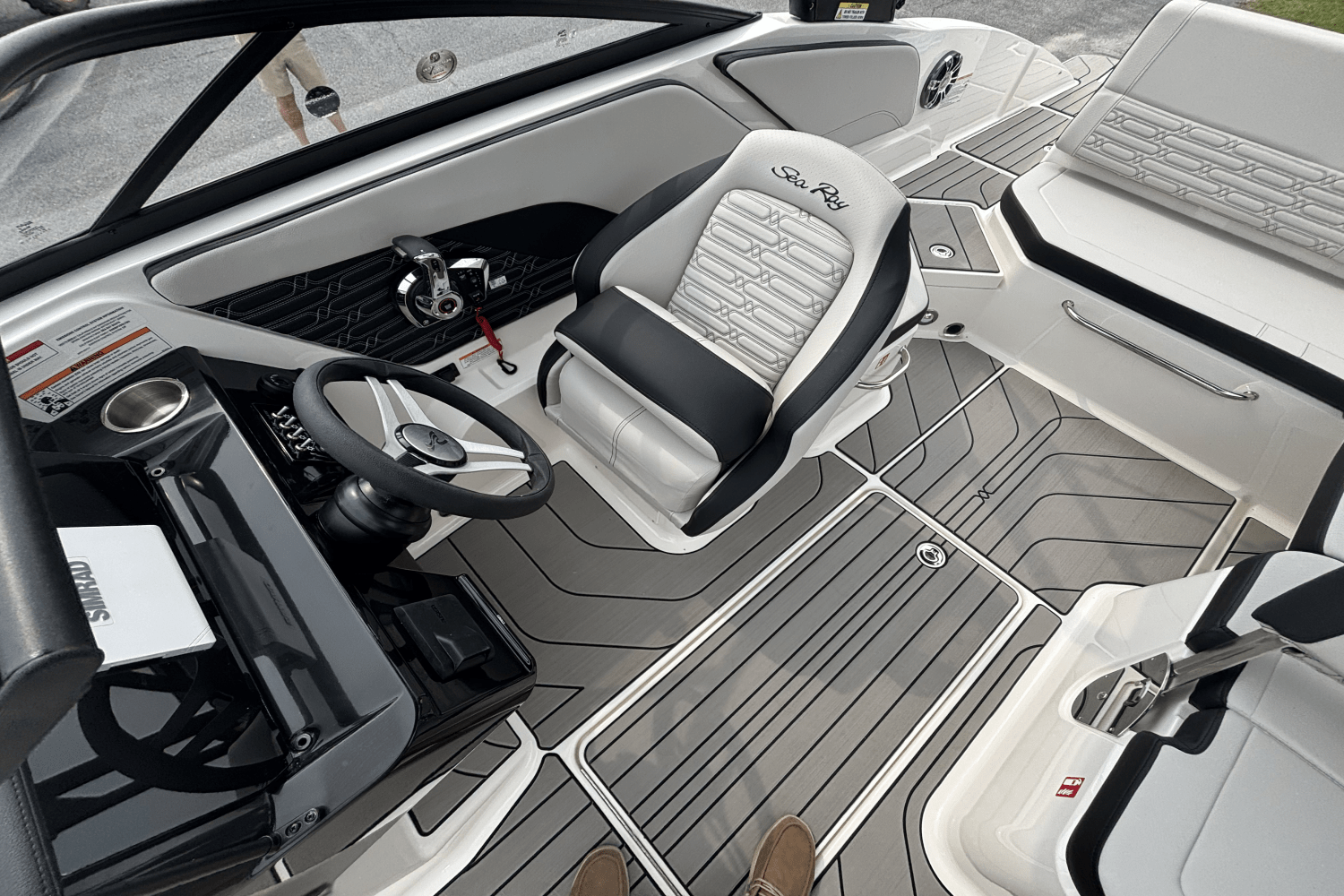 2025 Sea Ray SPX 210 Outboard Image Thumbnail #15