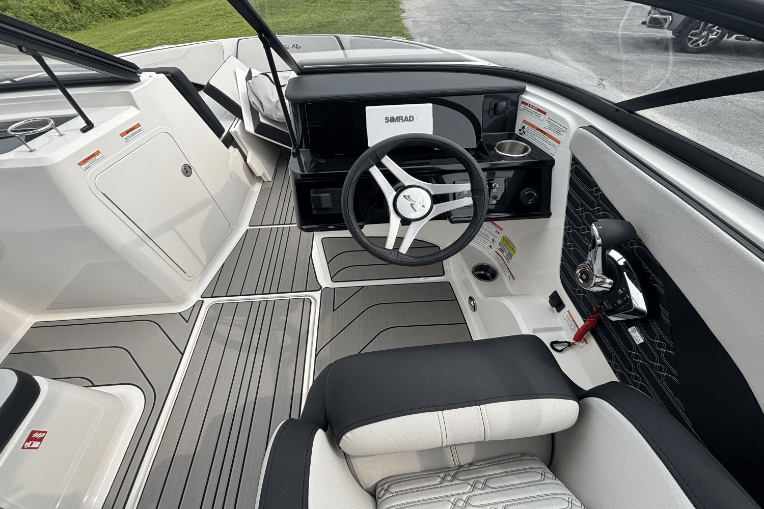 2025 Sea Ray SPX 210 Outboard Image Thumbnail #17