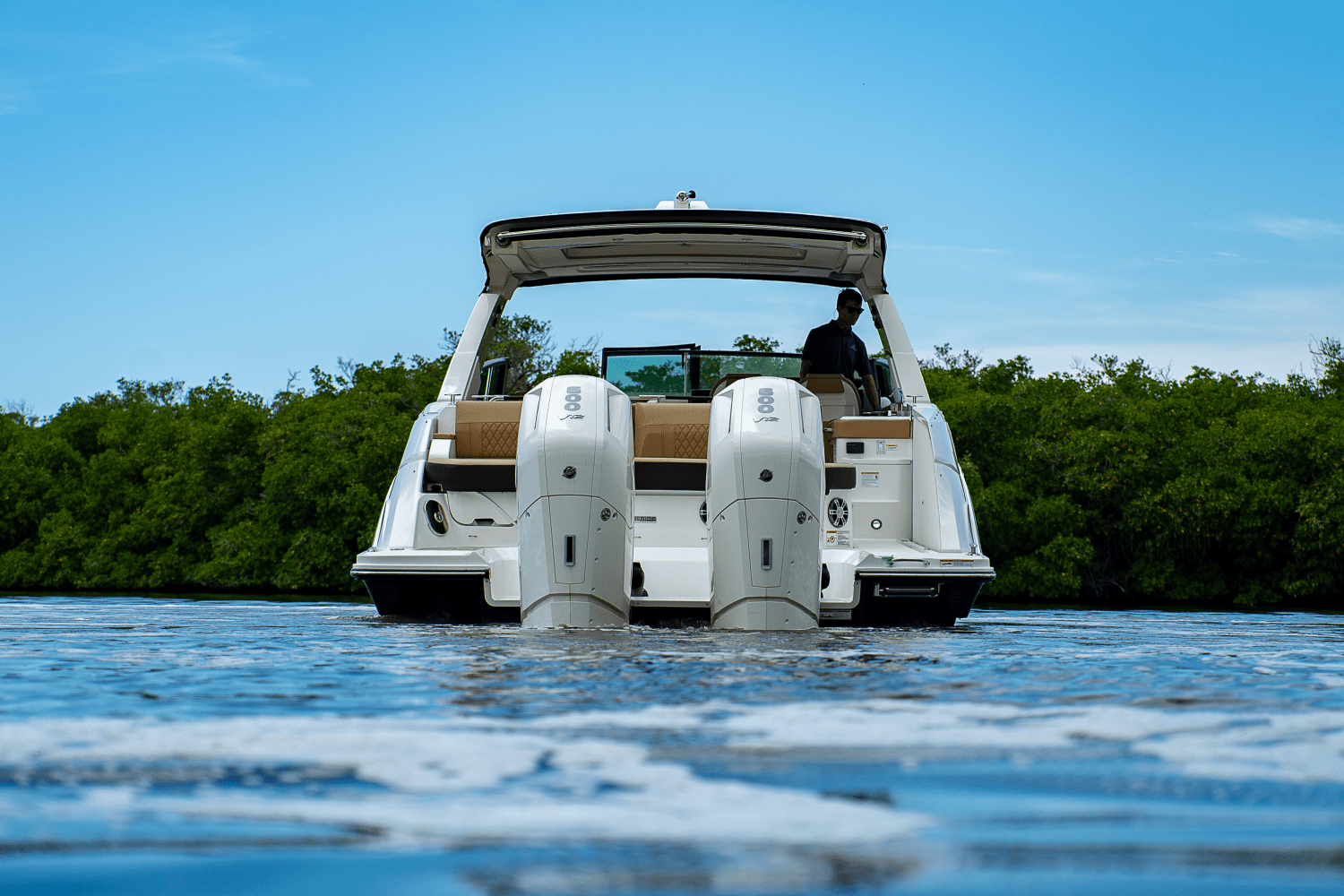 2025 Sea Ray SLX 400 Outboard Image Thumbnail #4