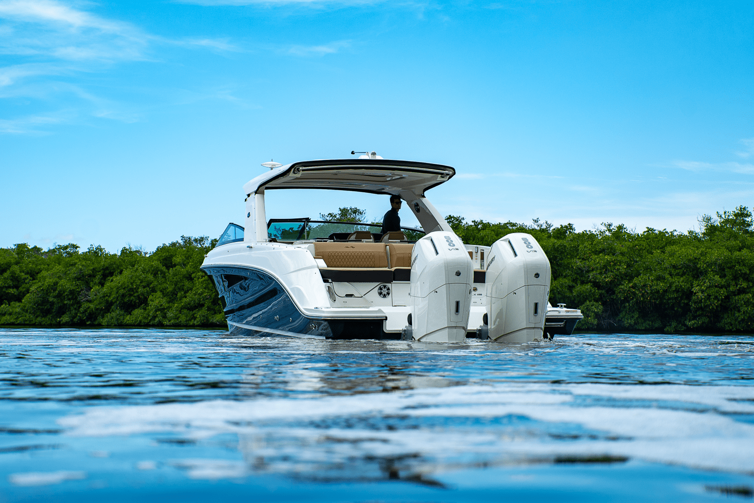 2025 Sea Ray SLX 400 Outboard Image Thumbnail #31