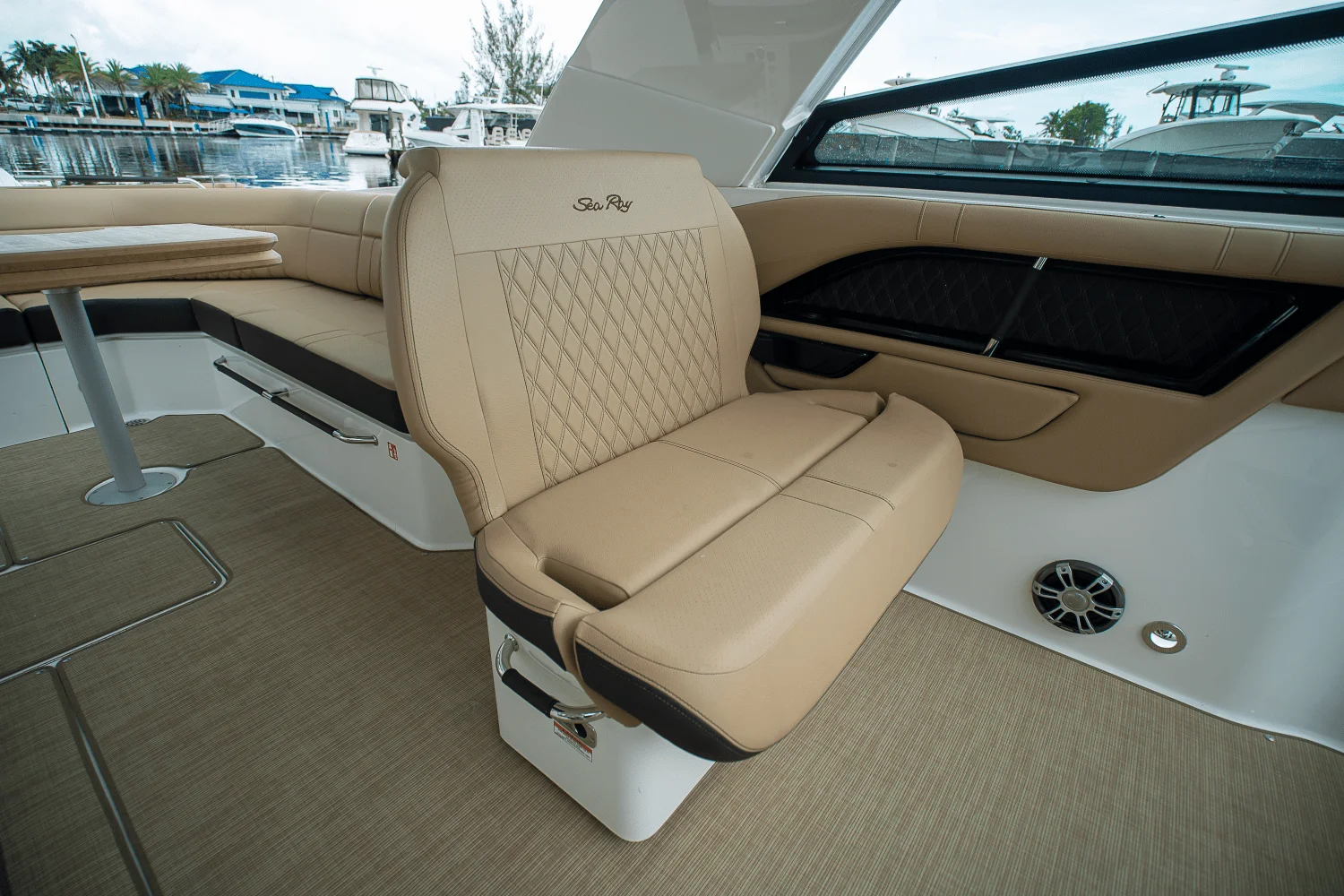 2025 Sea Ray SLX 400 Outboard Image Thumbnail #16