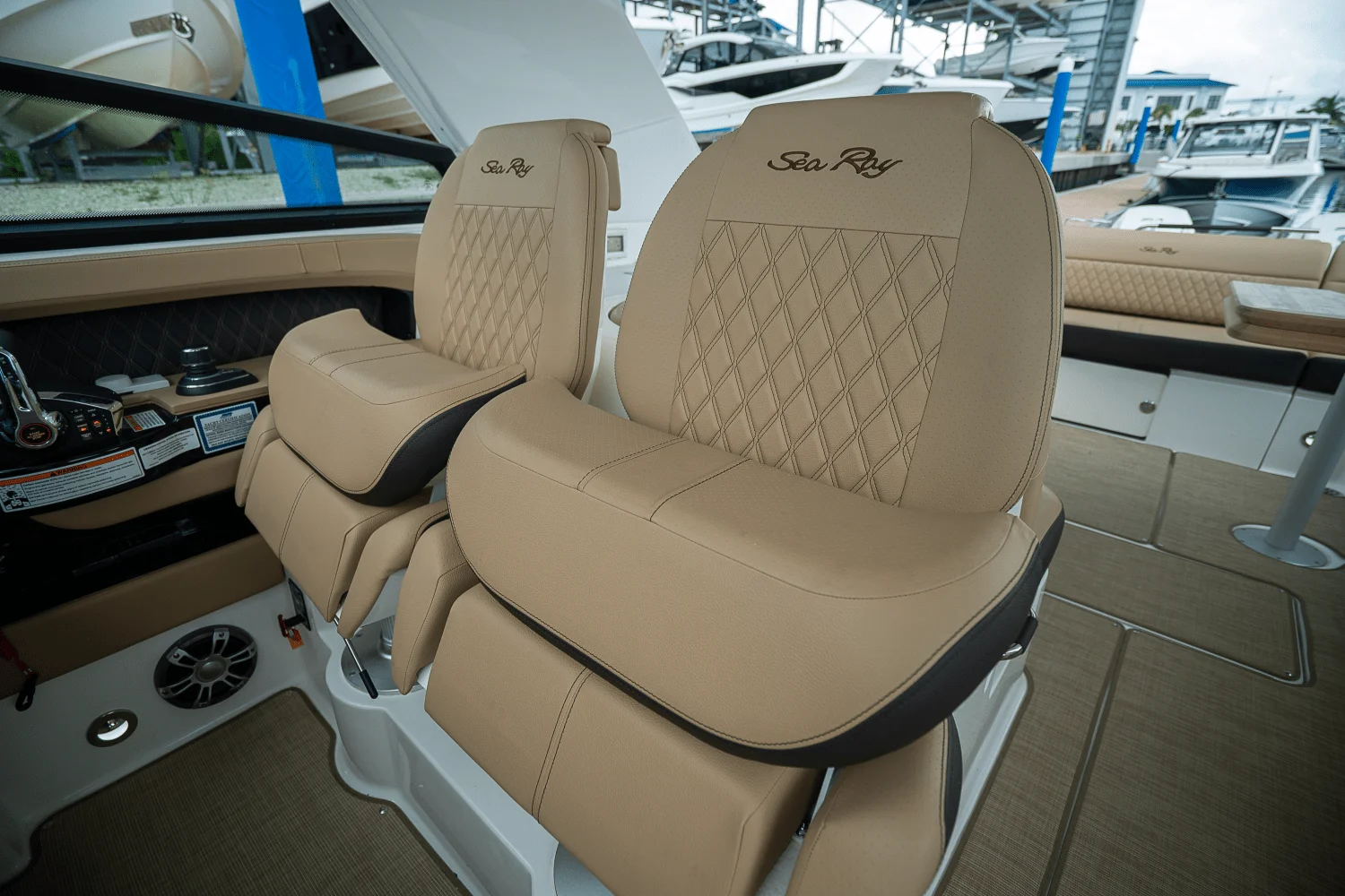 2025 Sea Ray SLX 400 Outboard Image Thumbnail #15