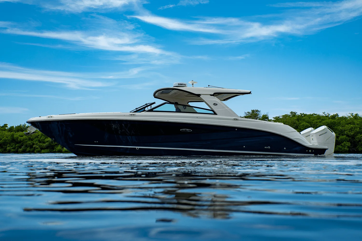 2025 Sea Ray SLX 400 Outboard Image Thumbnail #39