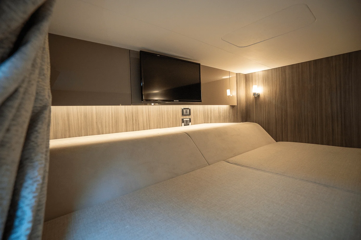 2025 Sea Ray SLX 400 Outboard Image Thumbnail #24