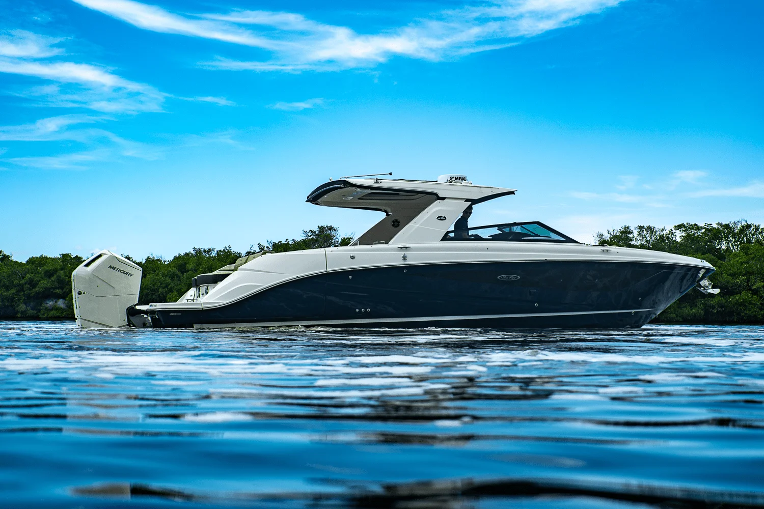 2025 Sea Ray SLX 400 Outboard Image Thumbnail #33