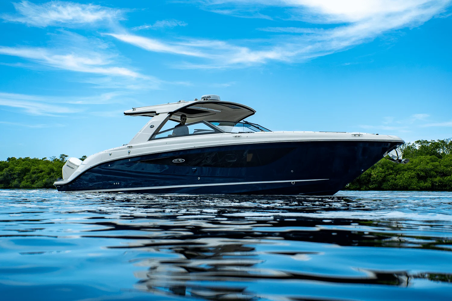 2025 Sea Ray SLX 400 Outboard Image Thumbnail #0