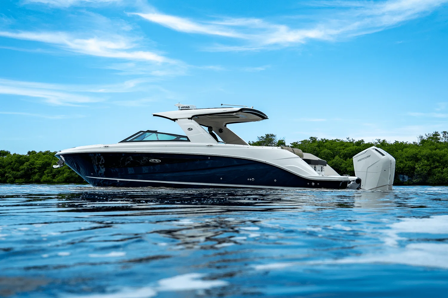 2025 Sea Ray SLX 400 Outboard Image Thumbnail #30