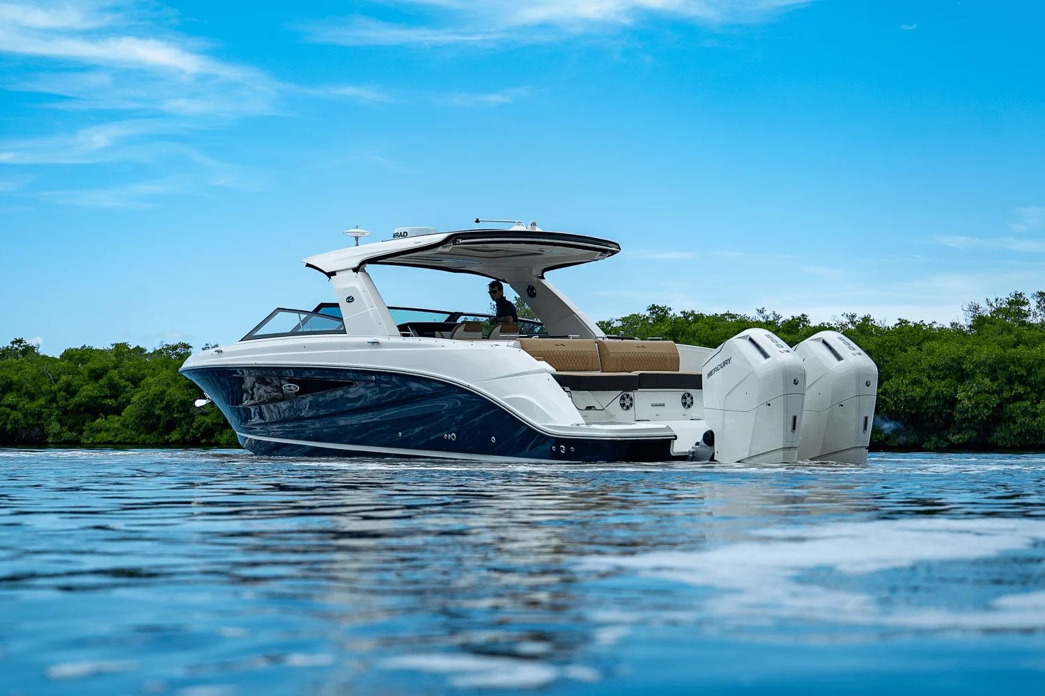 2025 Sea Ray SLX 400 Outboard Image Thumbnail #1